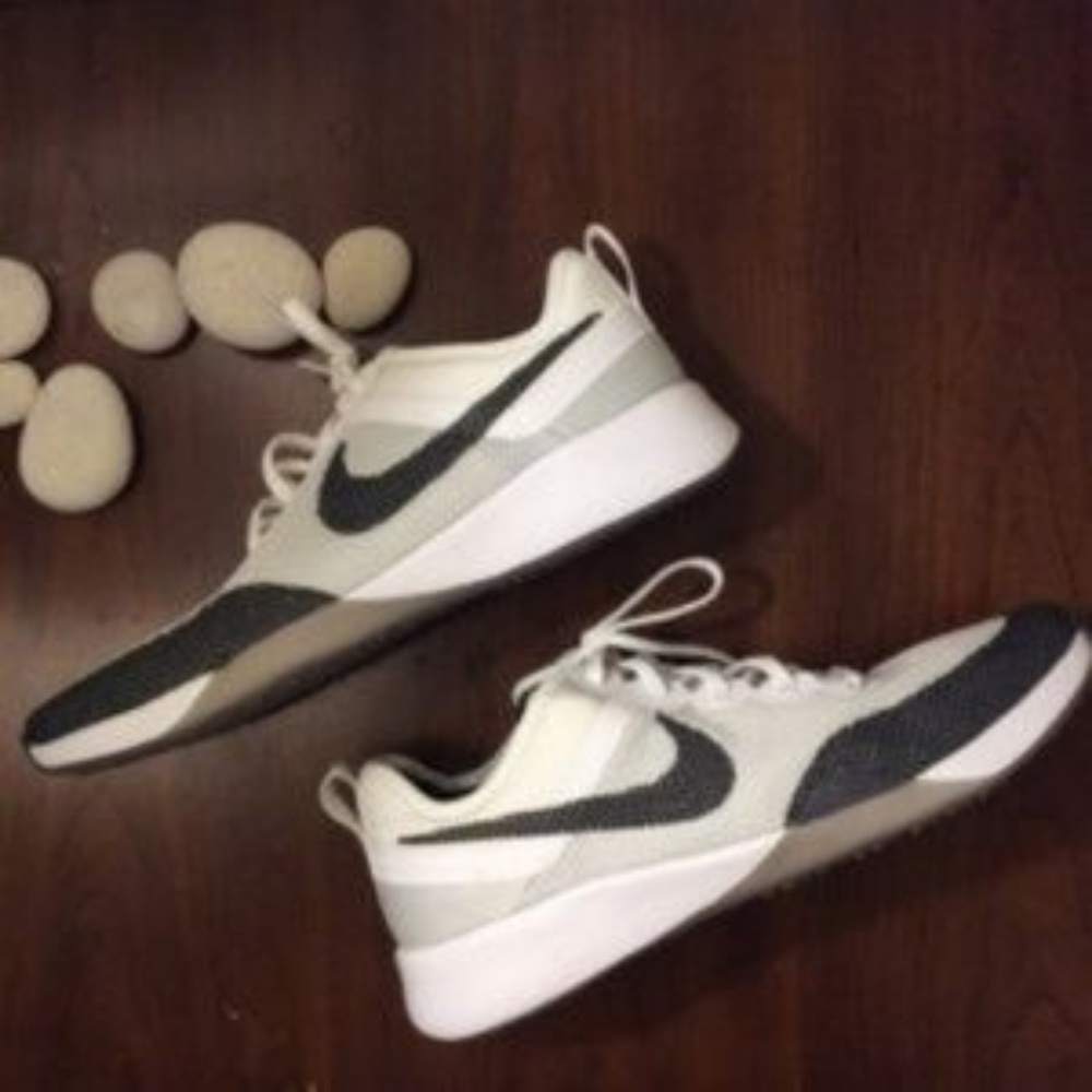 NEW NWT Nike Air Zoom Dynamic Mesh Trainer Shoe - Picture 2 of 7